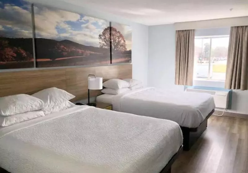 Hotelli Days Inn & Suites By Wyndham Siler City