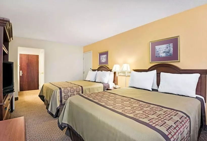 Hotelli Days Inn & Suites By Wyndham Siler City