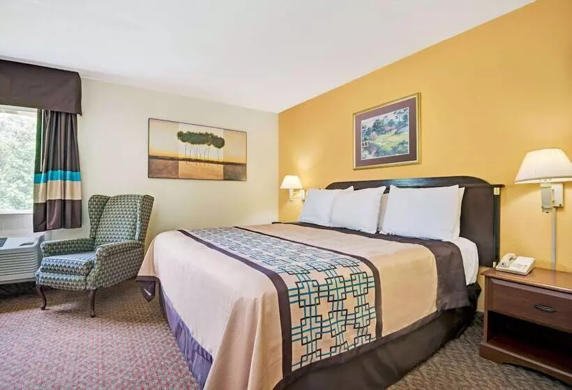 Hotelli Days Inn & Suites By Wyndham Siler City
