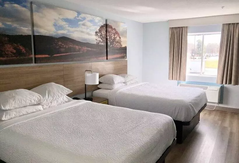 Hotelli Days Inn & Suites By Wyndham Siler City