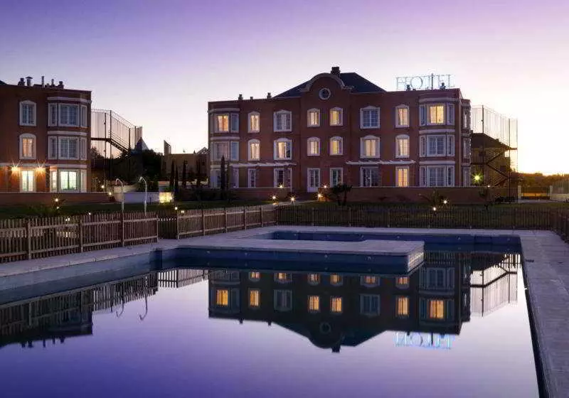 ホテル Exe Zarzuela Park