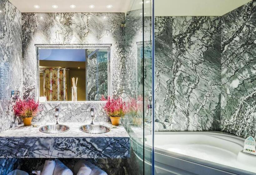 Отель Nature Oviedo