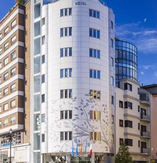 هتل Nature Oviedo