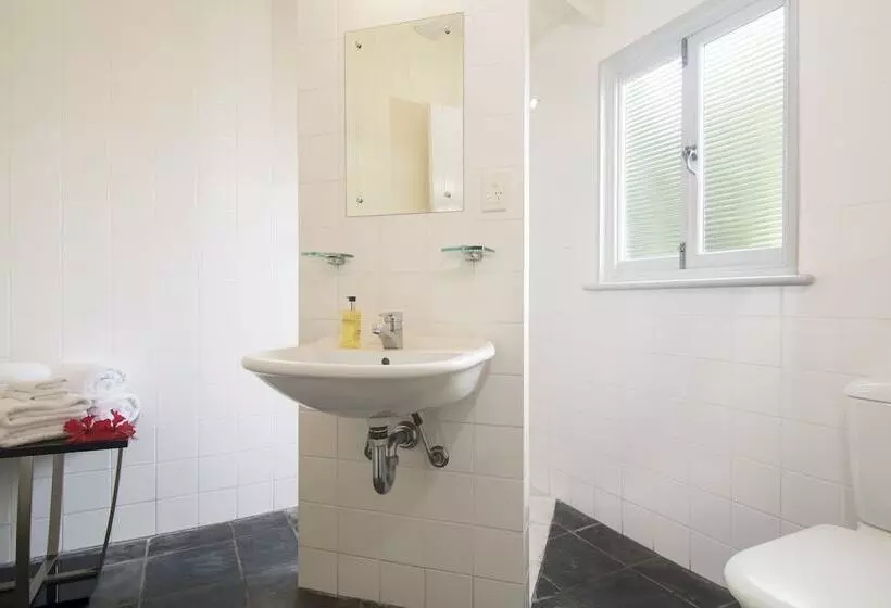 هتل Port Douglas Cottage & Lodge