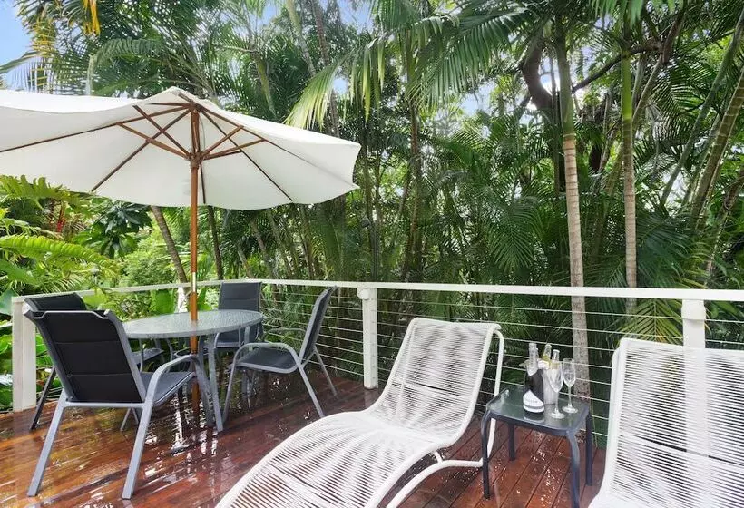 هتل Port Douglas Cottage & Lodge