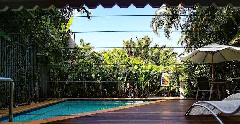 هتل Port Douglas Cottage & Lodge