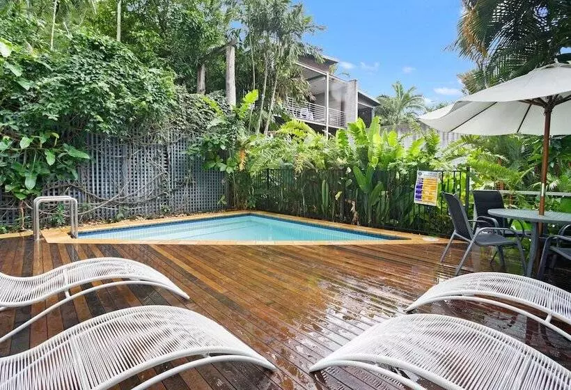 هتل Port Douglas Cottage & Lodge