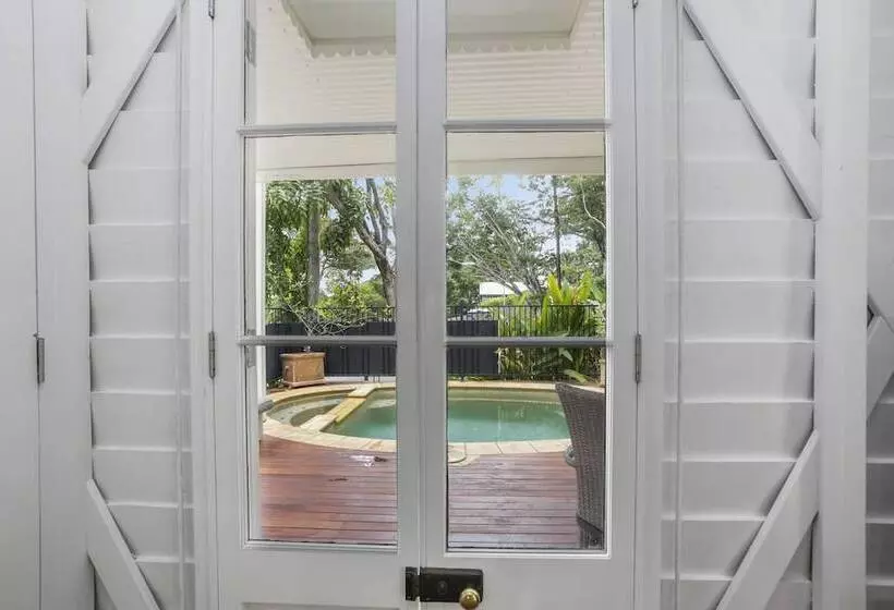 هتل Port Douglas Cottage & Lodge