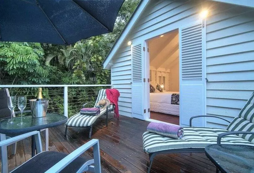هتل Port Douglas Cottage & Lodge