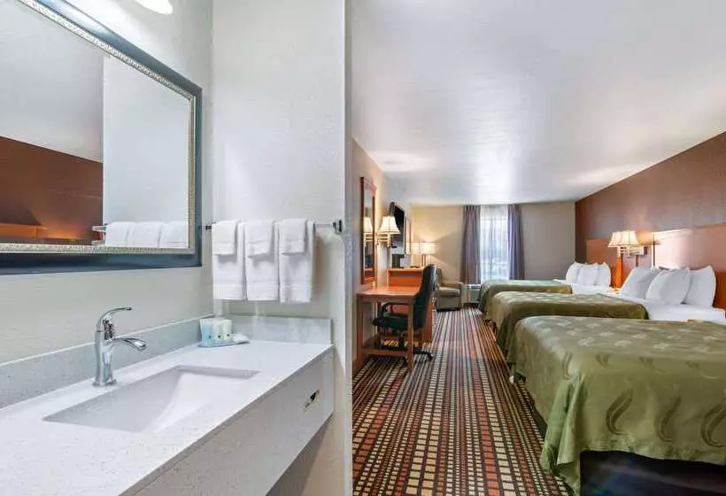 호텔 Quality Inn Kearney  Liberty