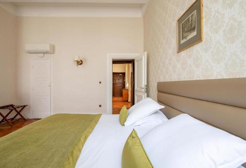 هتل Relais De Mirepoix