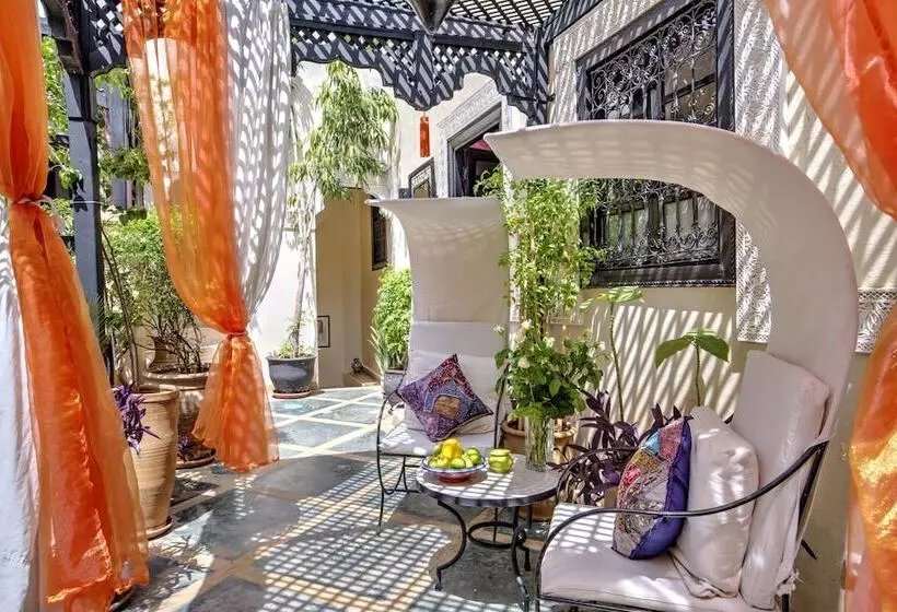 هتل Riad Dar El Souk