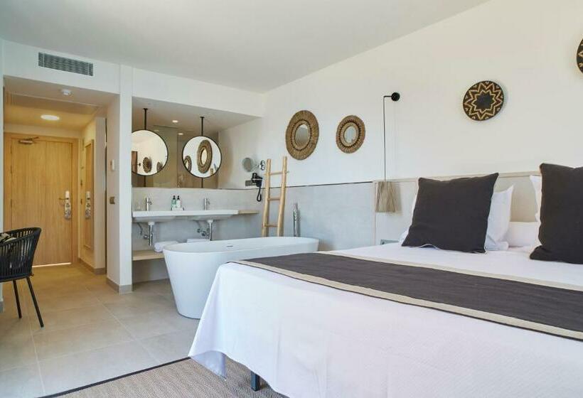 Invisa Hotel Club Cala Verde