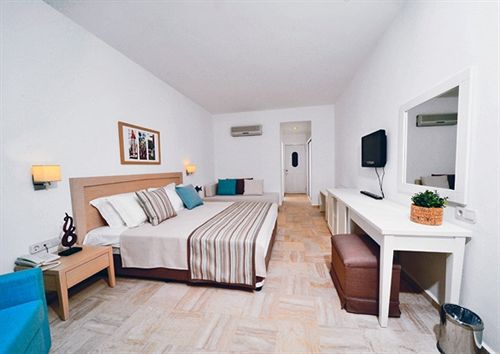 Izer Hotel Beach Club  All Inclusive