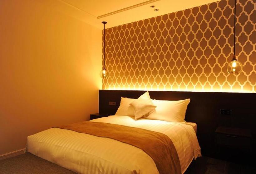 בית מלון כפרי Yuzawa Grand