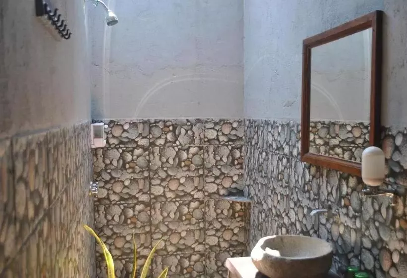 Majatalo Putu Guest House Pemuteran