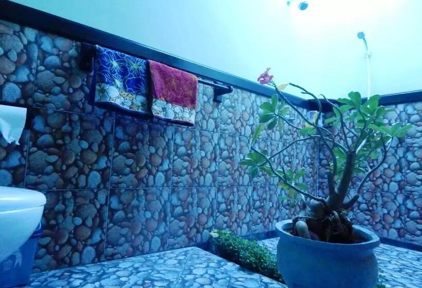 Majatalo Putu Guest House Pemuteran