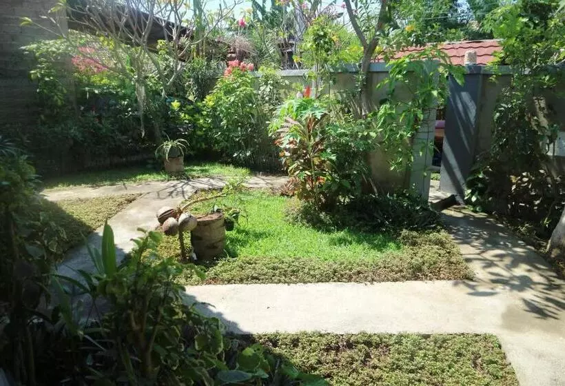 Majatalo Putu Guest House Pemuteran