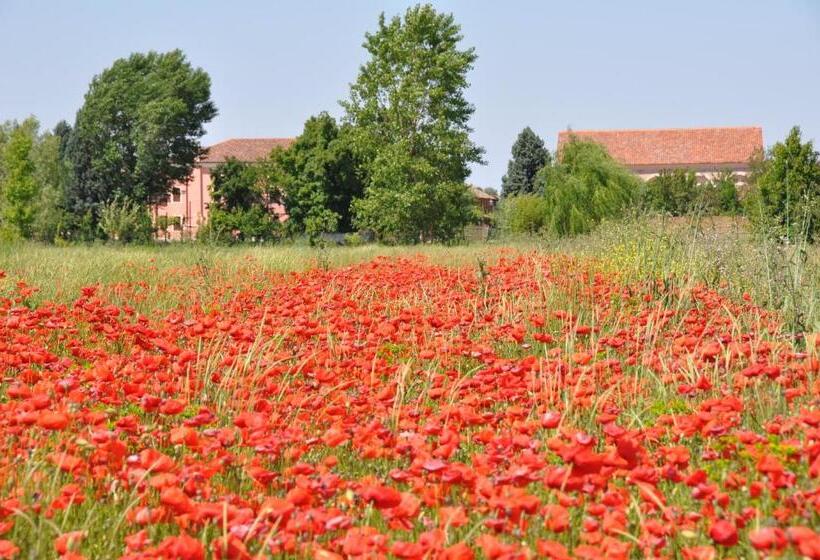 هتل Bordeghina B&b In Farmhouse