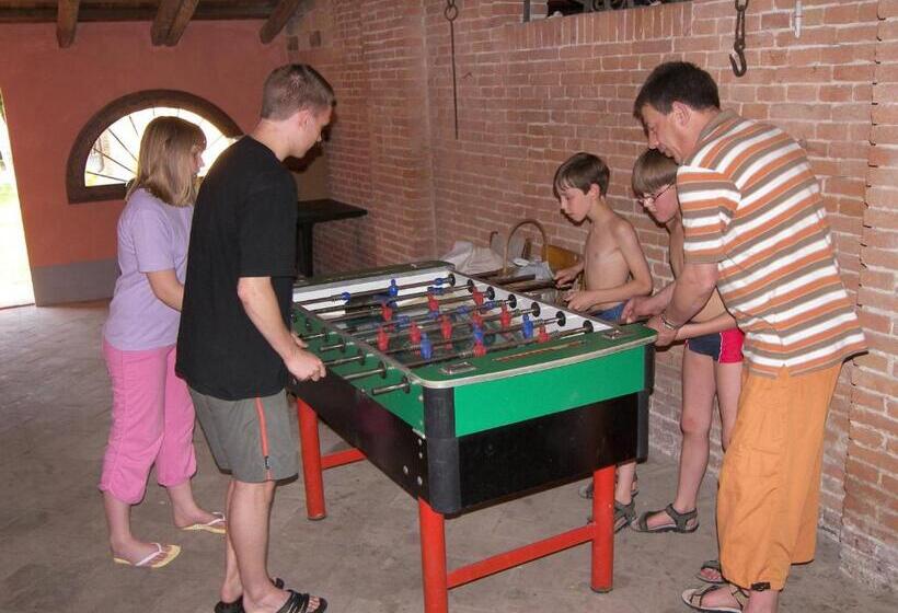 هتل Bordeghina B&b In Farmhouse