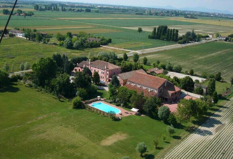 هتل Bordeghina B&b In Farmhouse