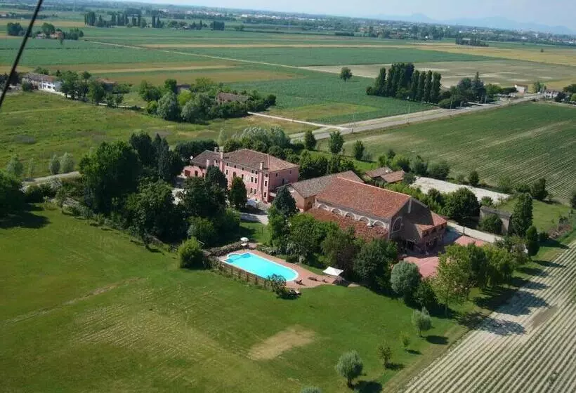 هتل Bordeghina B&b In Farmhouse