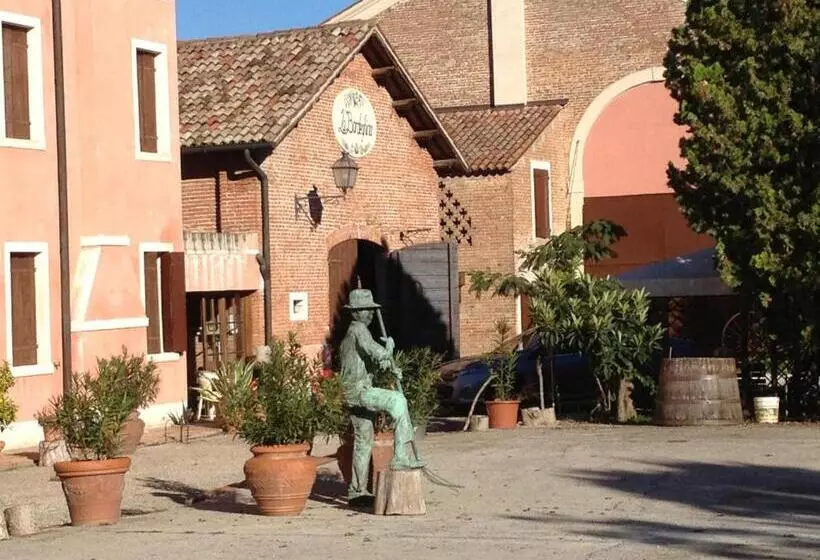 هتل Bordeghina B&b In Farmhouse