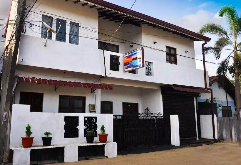 ホテル Chrish Residence