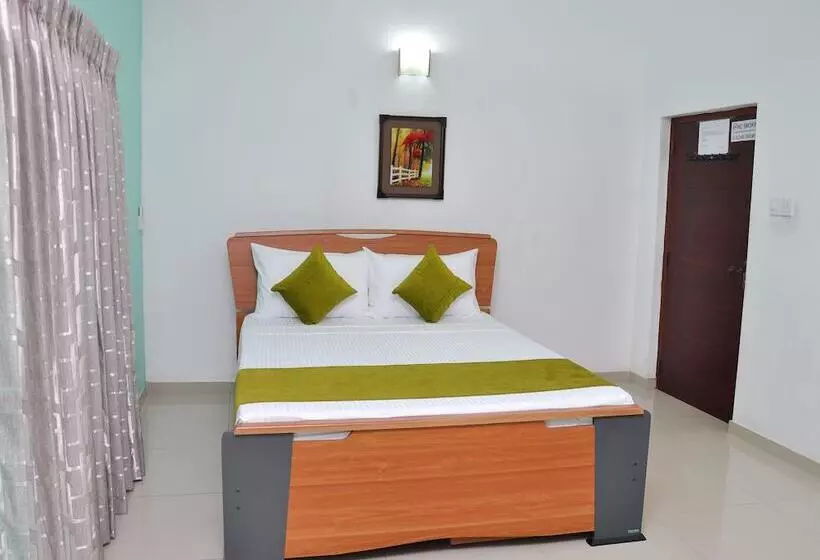 ホテル Chrish Residence