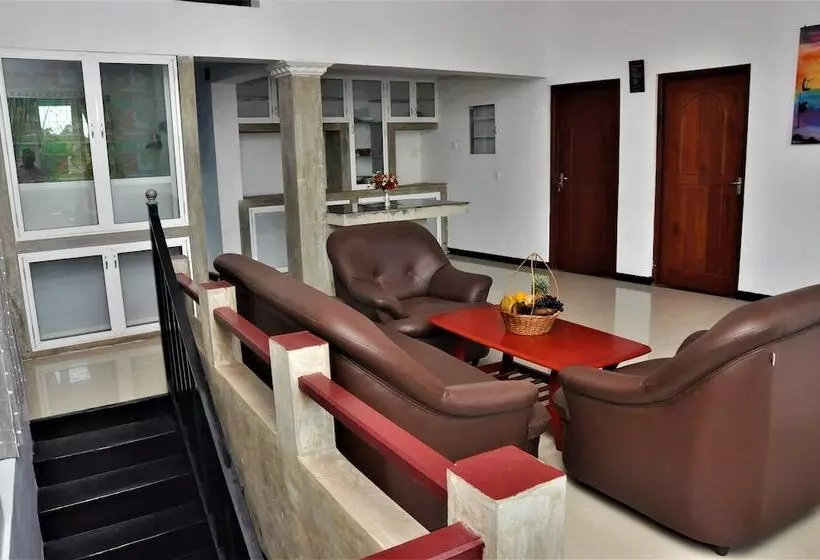 ホテル Chrish Residence