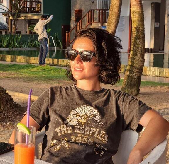 Отель Hikka Sandy Pearl Beach Resort