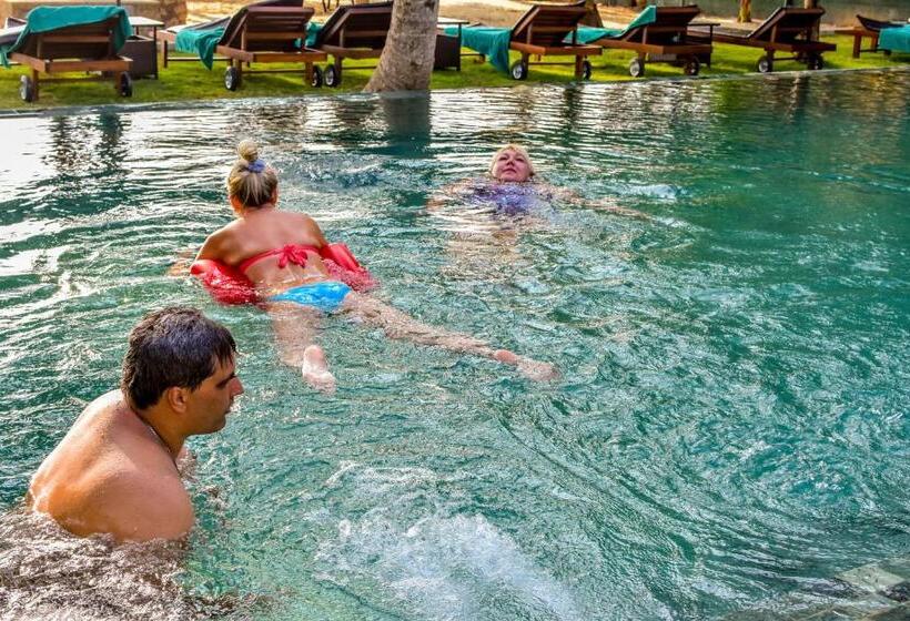 Отель Hikka Sandy Pearl Beach Resort