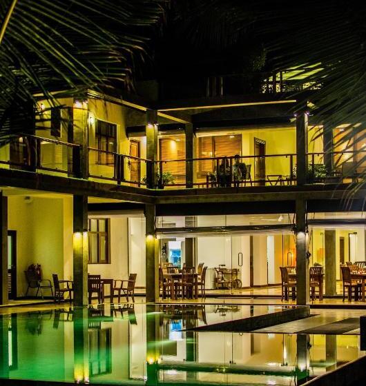 Отель Hikka Sandy Pearl Beach Resort