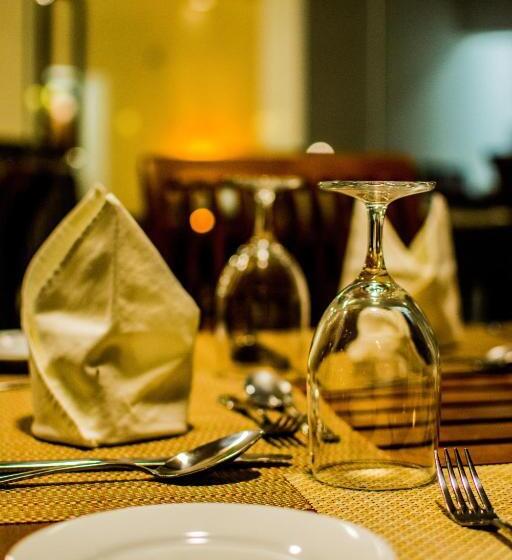 Отель Hikka Sandy Pearl Beach Resort