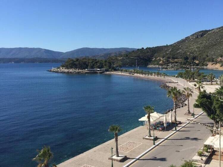 בית מלון כפרי Methanion