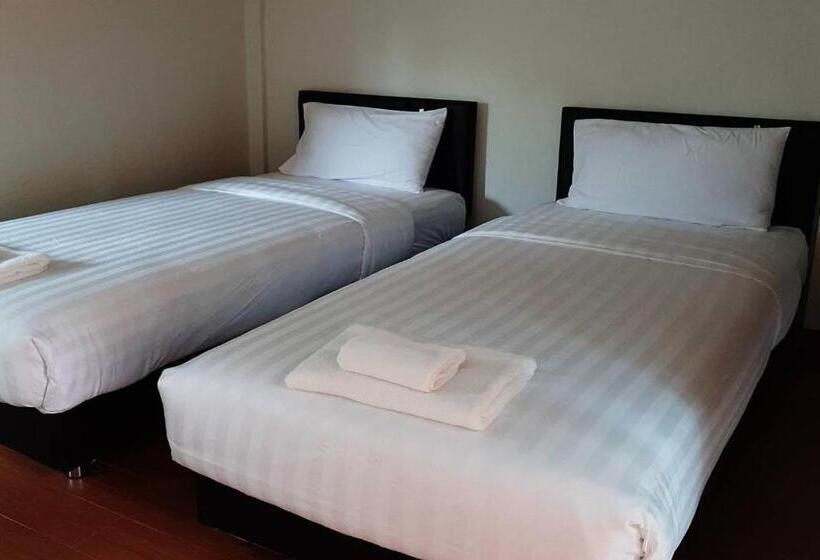 Phenwaree Amphawa Resort