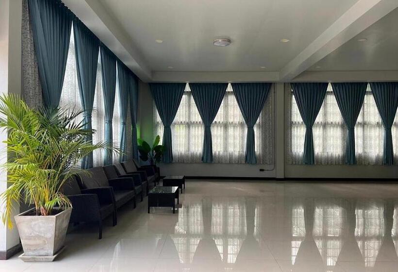 Phenwaree Amphawa Resort