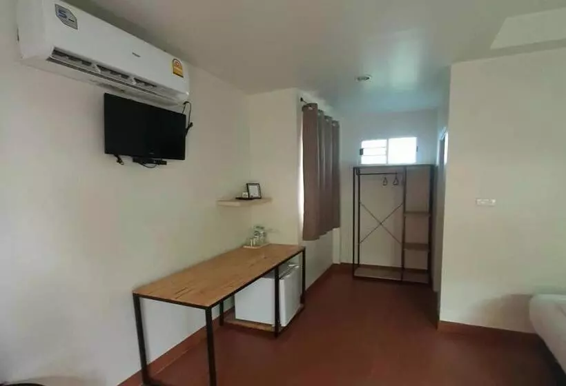 Phenwaree Amphawa Resort