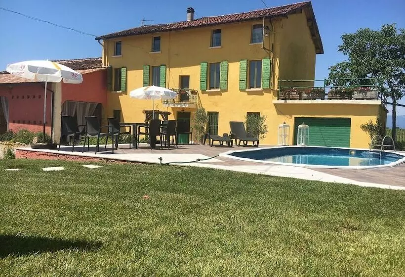 Hotelli B&b La Valle Dei Vigher