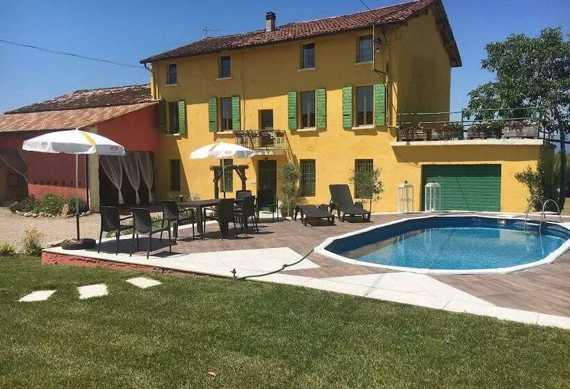 Hotelli B&b La Valle Dei Vigher