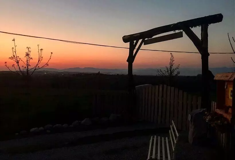 Hotelli B&b La Valle Dei Vigher