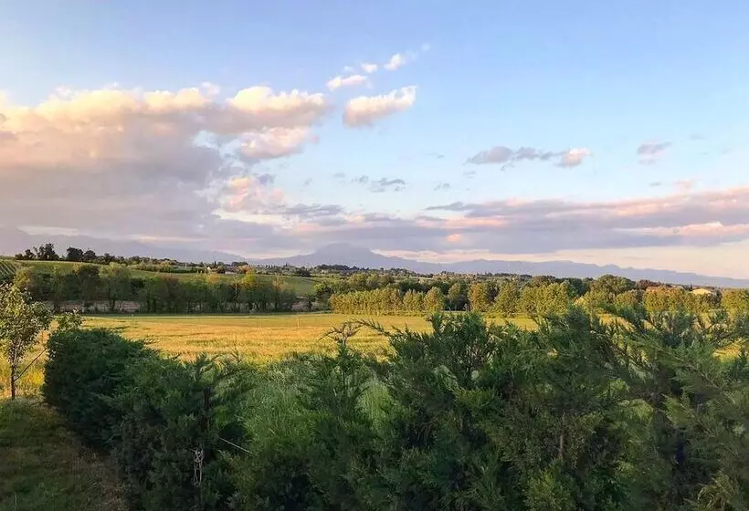 Hotelli B&b La Valle Dei Vigher