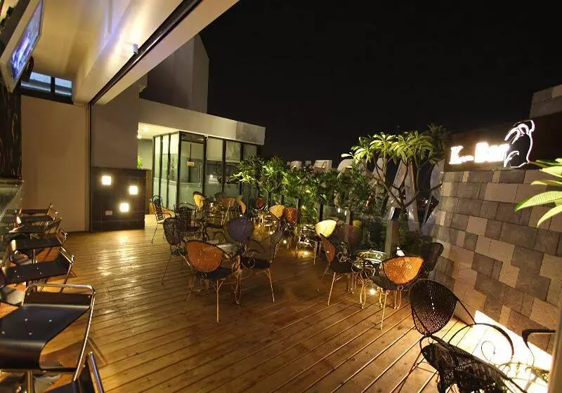 هتل Grand Earl