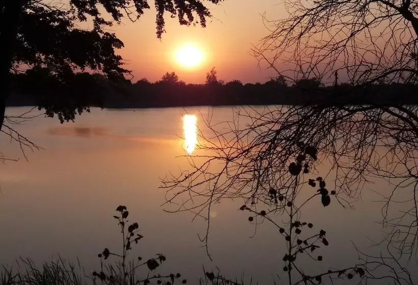 Hotelli River Garden 888