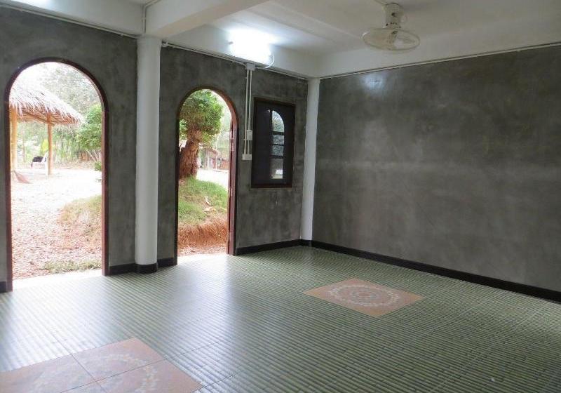 Hotel River Garden 888