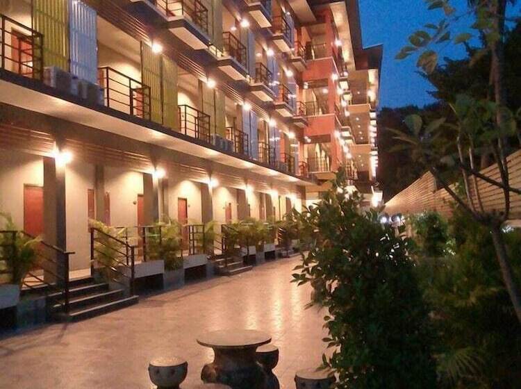 Отель Waen Petch Place