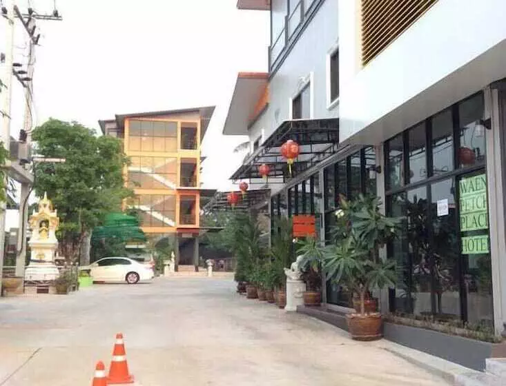 هتل Waen Petch Place