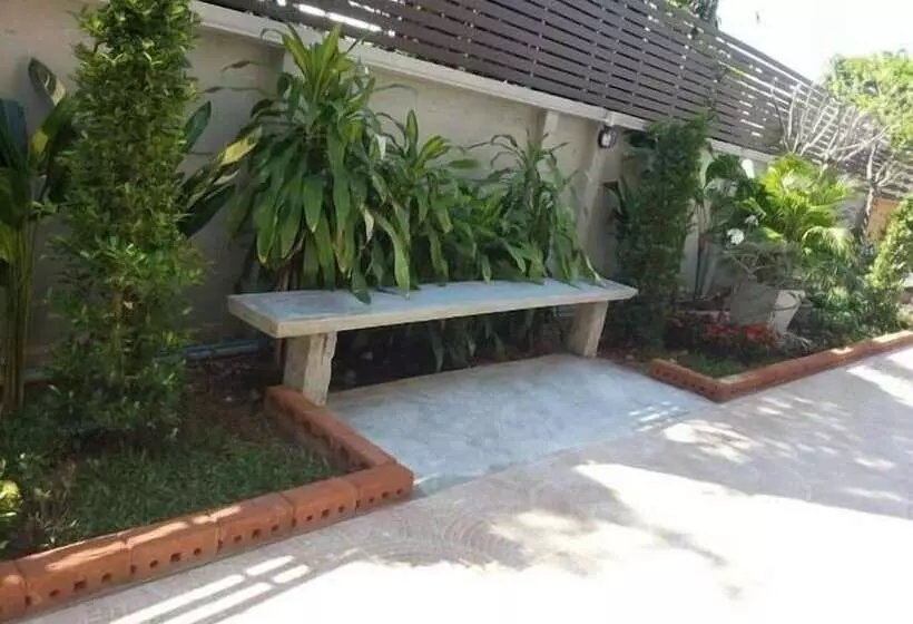 هتل Waen Petch Place