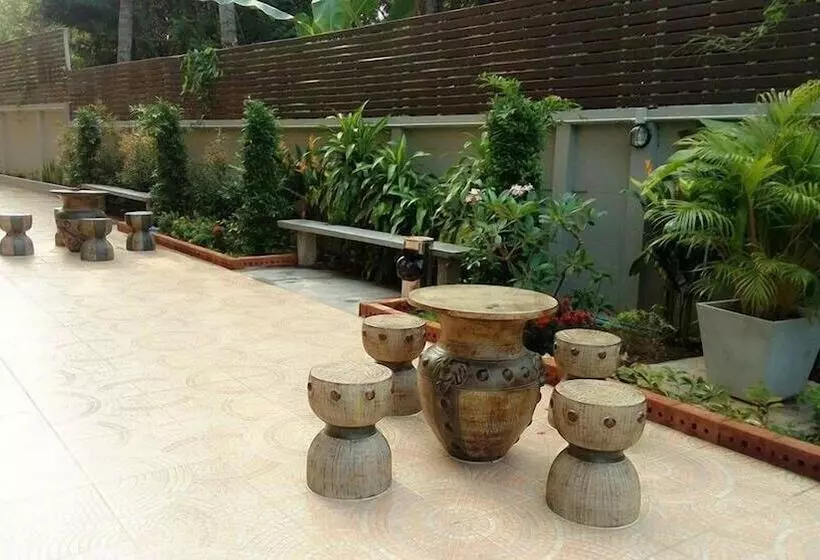 هتل Waen Petch Place