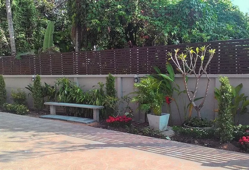 هتل Waen Petch Place